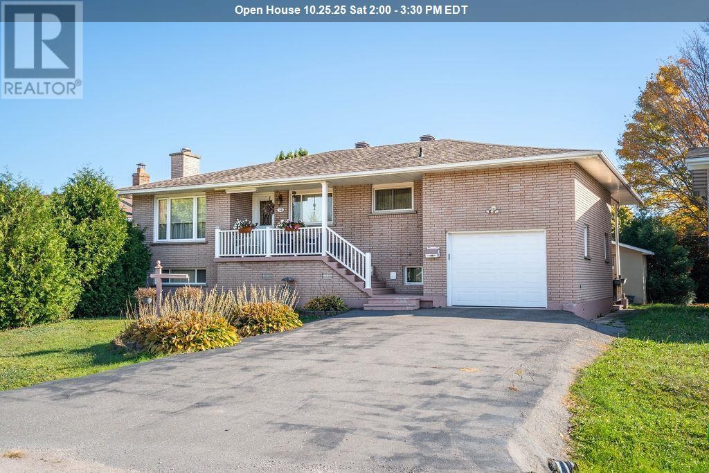 20 Admiral Dr, Sault Ste. Marie, ON P6C 5W3