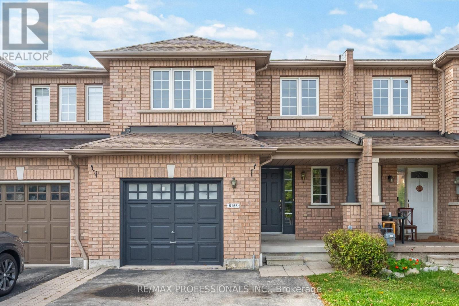 6155 Rowers Cres, Mississauga, ON L5V 3A1