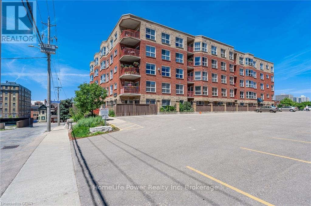 506 20 St George St, Kitchener, ON N2G 2S7