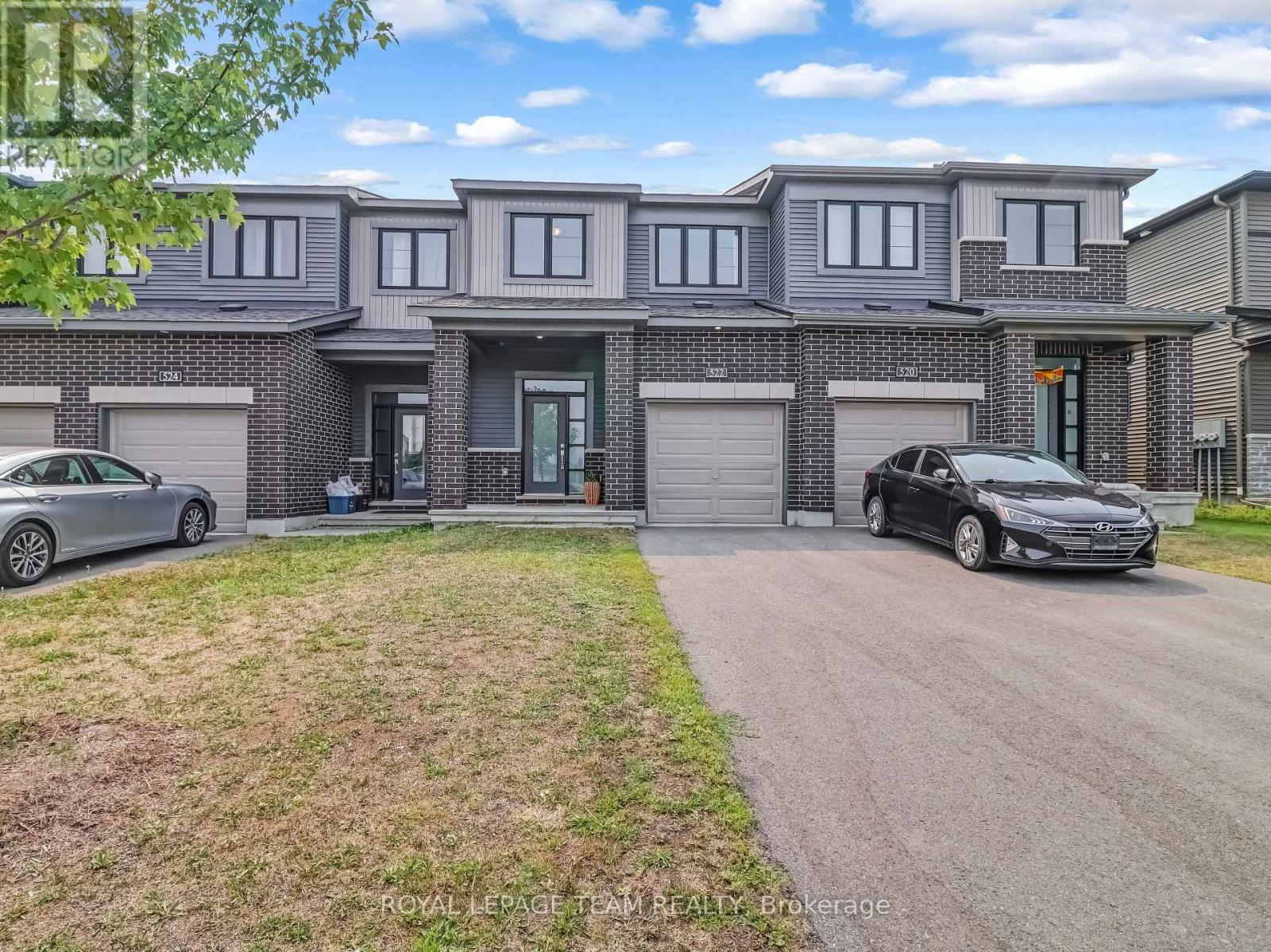 522 Branch St, Ottawa, ON K2J 6P3