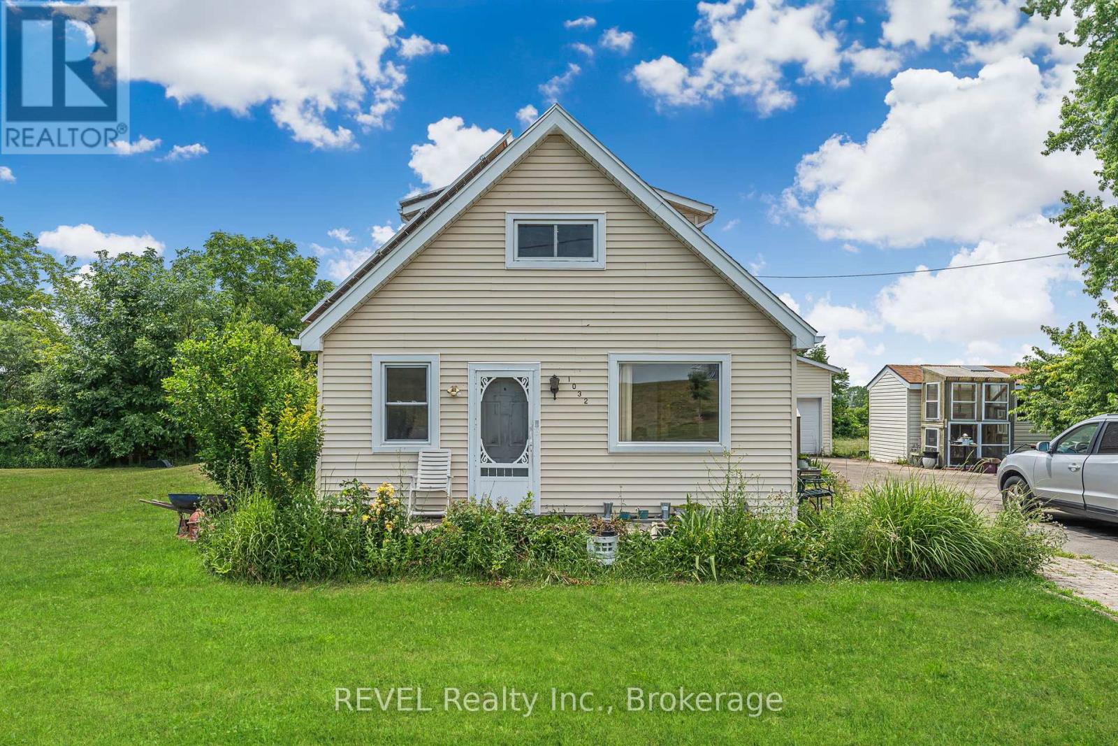 1032 Elm St, Port Colborne, ON L3K 5C8
