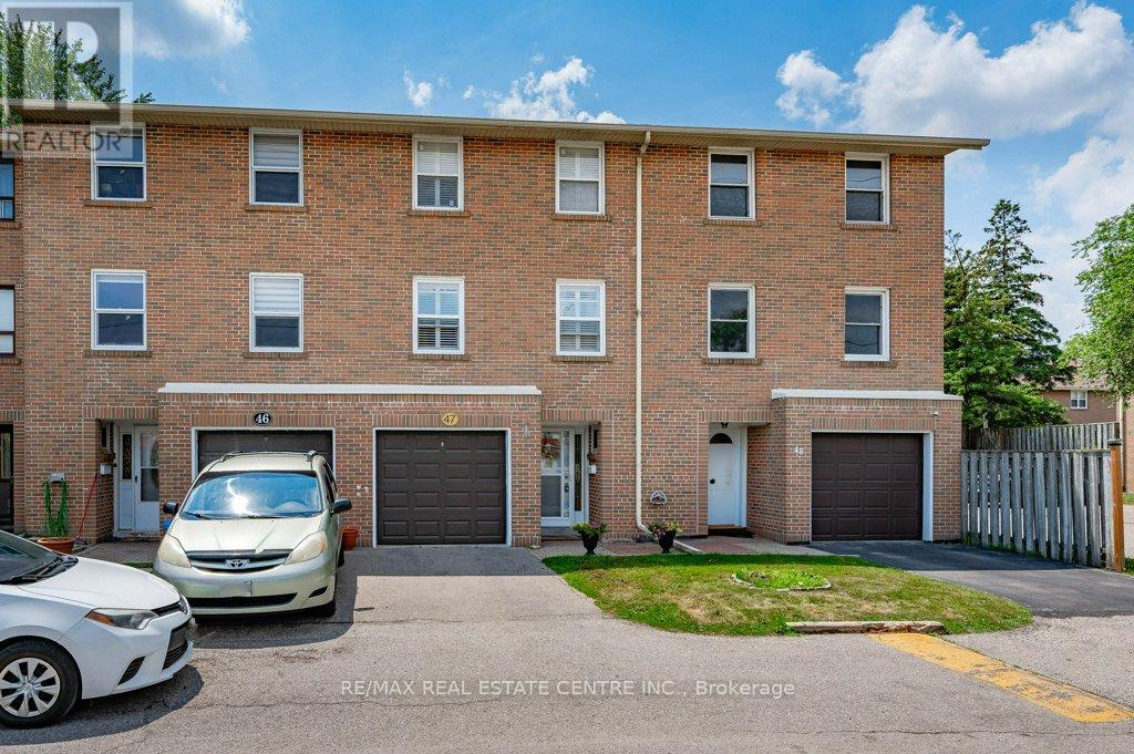 47 7255 Dooley Dr, Mississauga, ON L4T 2S7