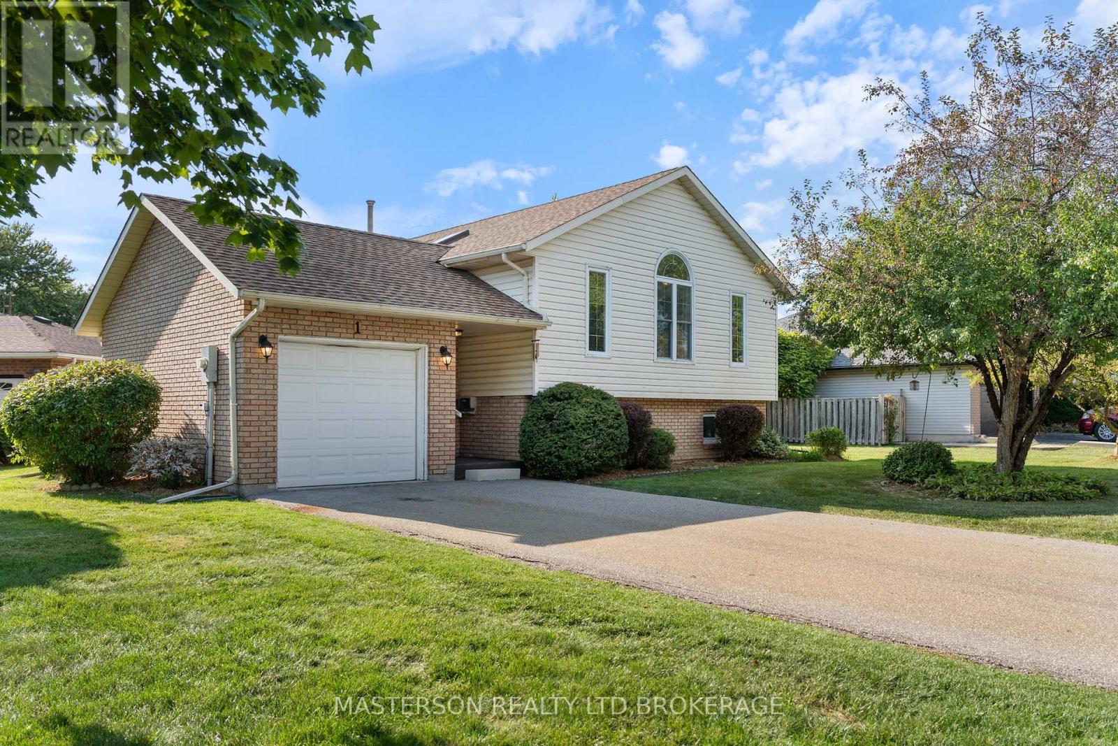 1 Cabot Ct, Haldimand, ON N0A 1J0