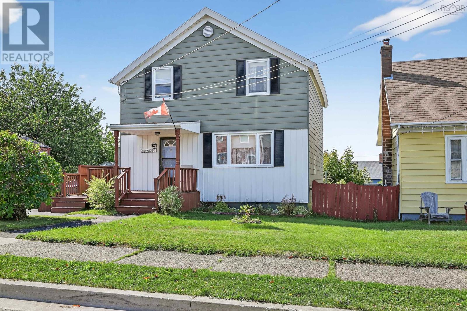 37 Macleod St, Sydney, NS B1N 1B4