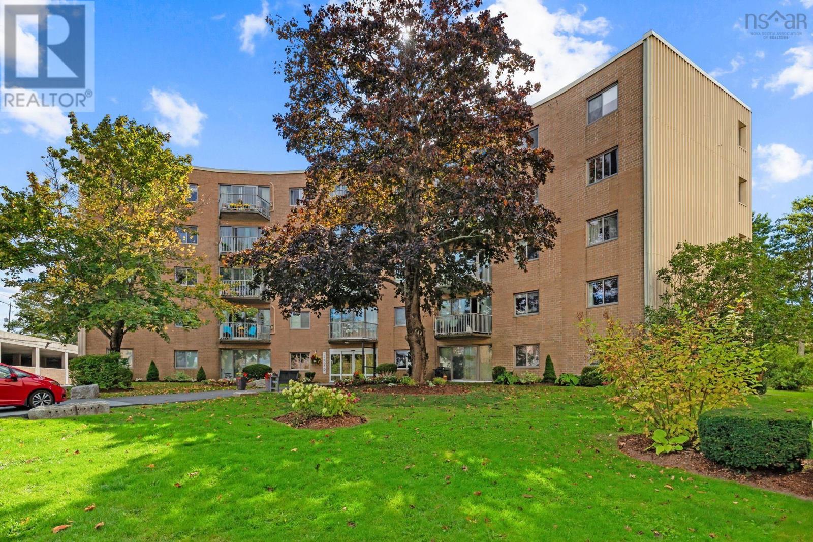 5570 Heatherwood Court Unit 303, Halifax, NS B3K 5N7