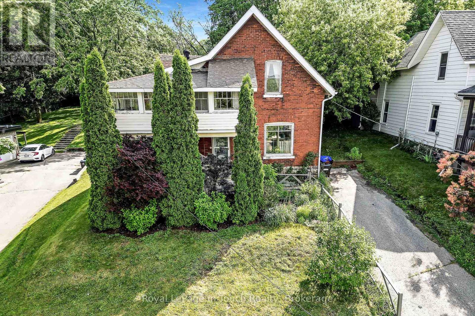 233 Queen St, Midland, ON L4R 3G9