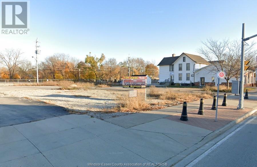 131-135 Sandwich St S, Amherstburg, ON N9V 1Z9