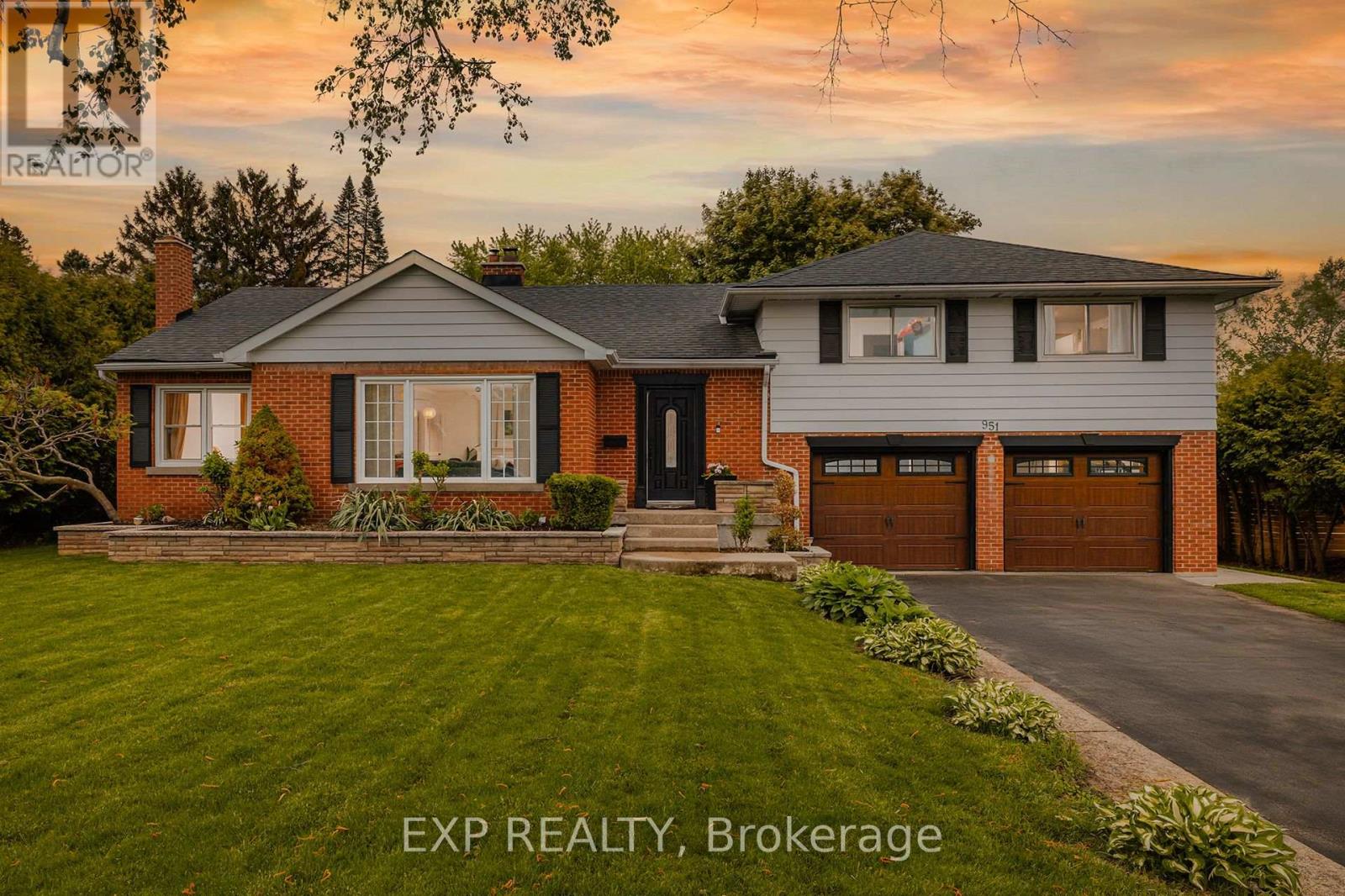 951 Gorton Ave, Burlington, ON L7T 1S6