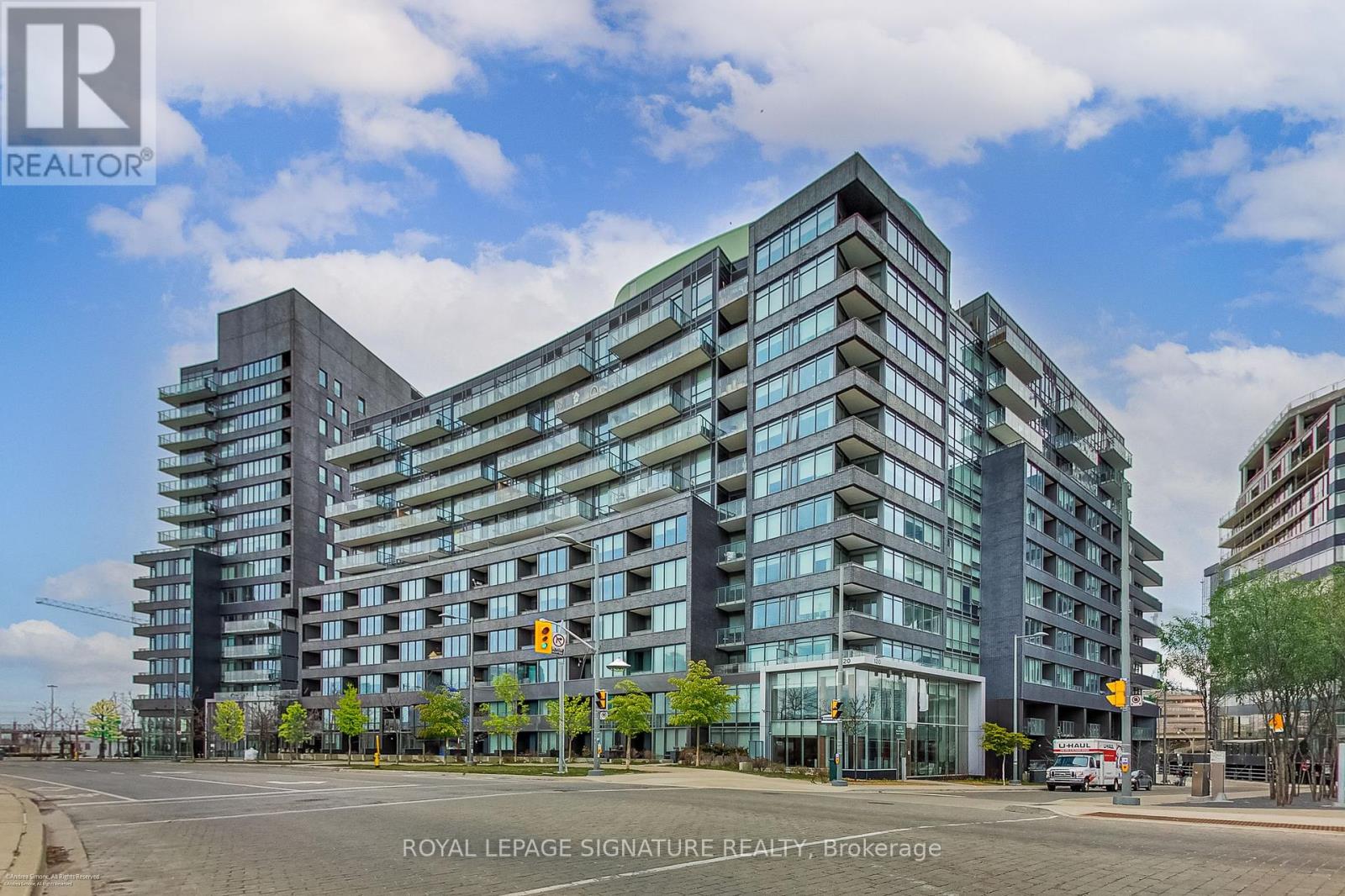 120 Bayview Ave S504 Ave, Toronto, ON M5A 0J1