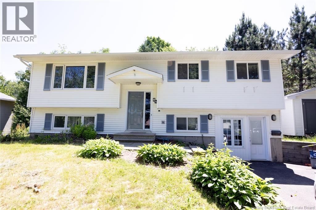 84 Pugsley St, Fredericton, NB E3B 6J4