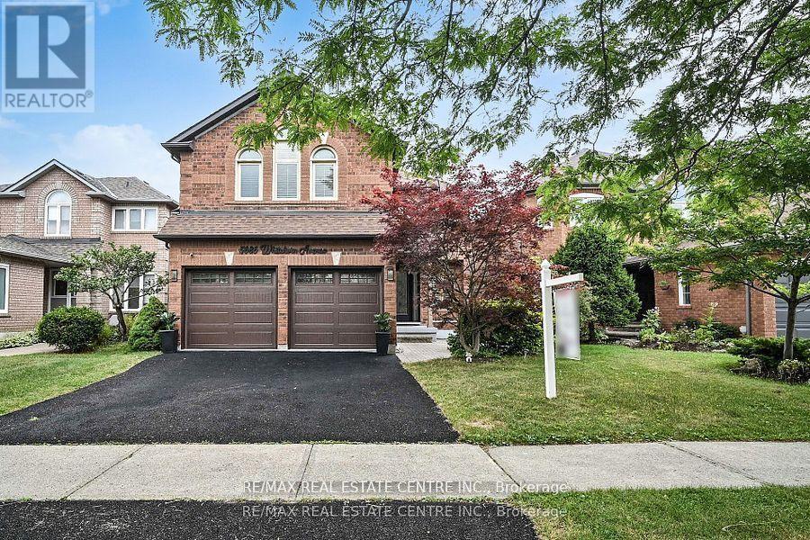 5686 Whitehorn Ave, Mississauga, ON L5V 2A9