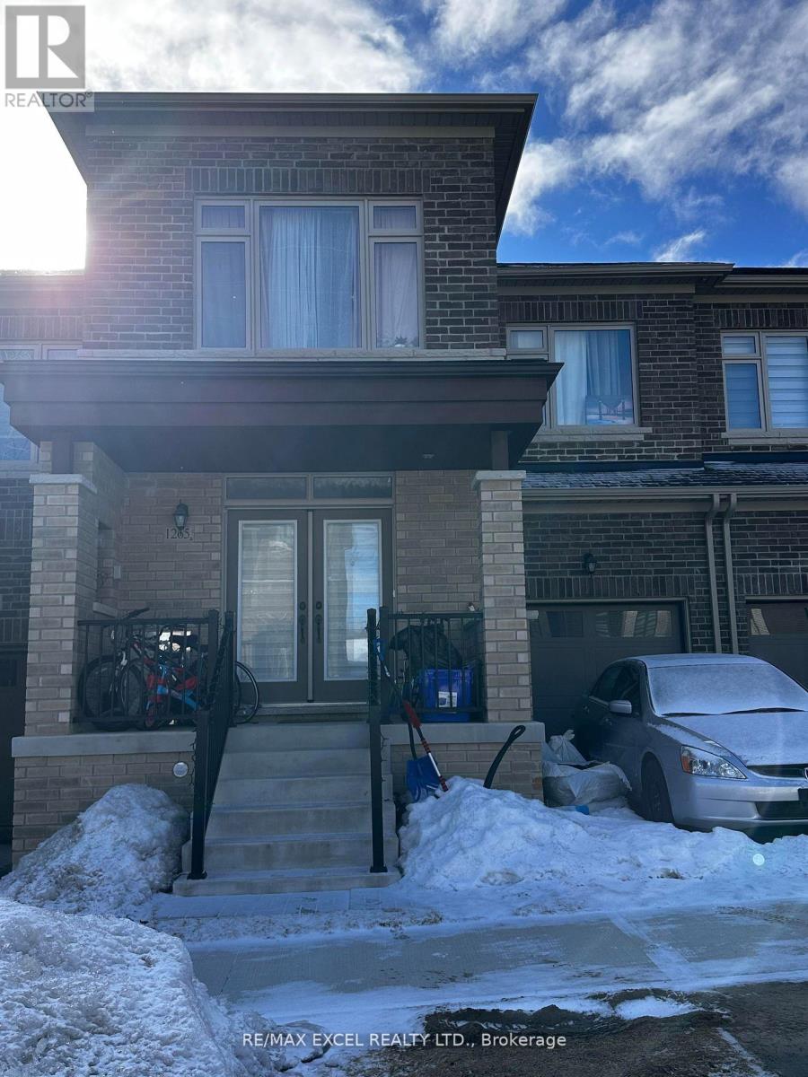 1265 Aquarius Trl, Pickering, ON L1X 0L9