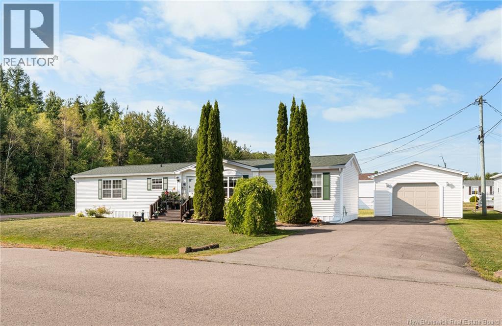 11 Ascona St, Moncton, NB E1H 3H7