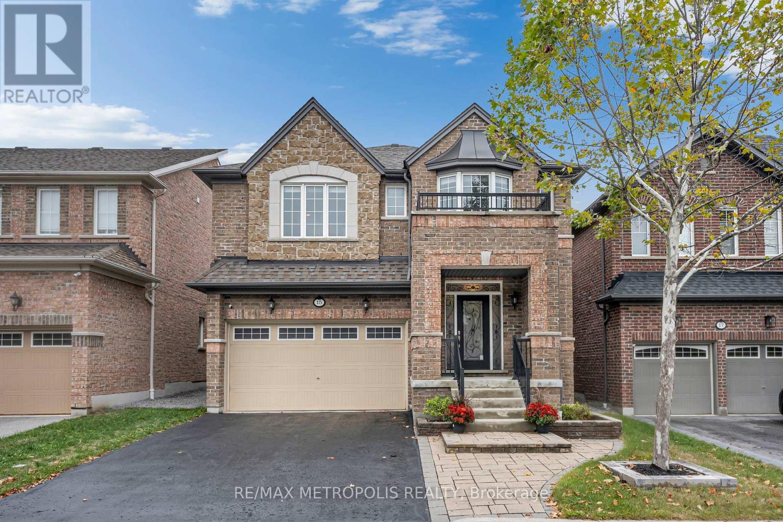 15 Rumbellow Cres, Ajax, ON L1T 0J9