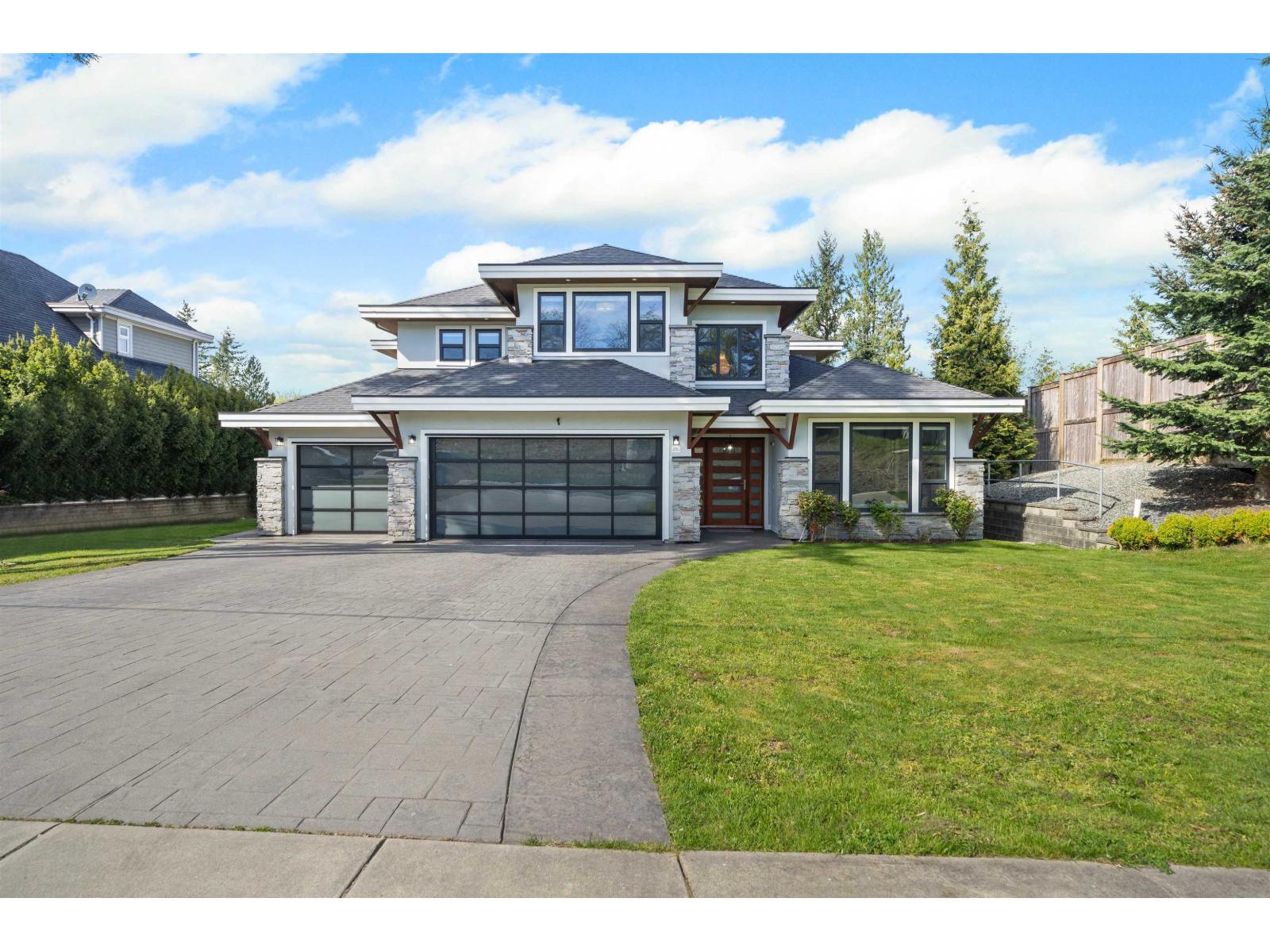 17585 Abbey Dr, Surrey, BC V4N 4H2