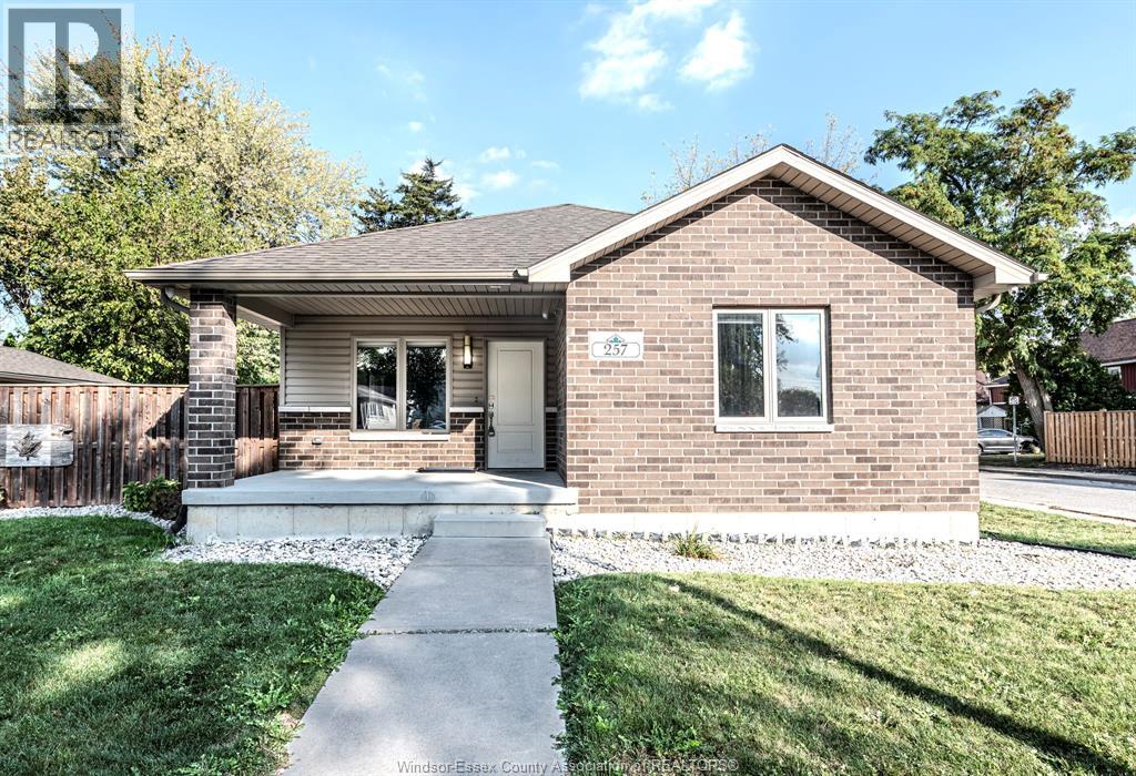 257 King, Amherstburg, ON N9V 2C4