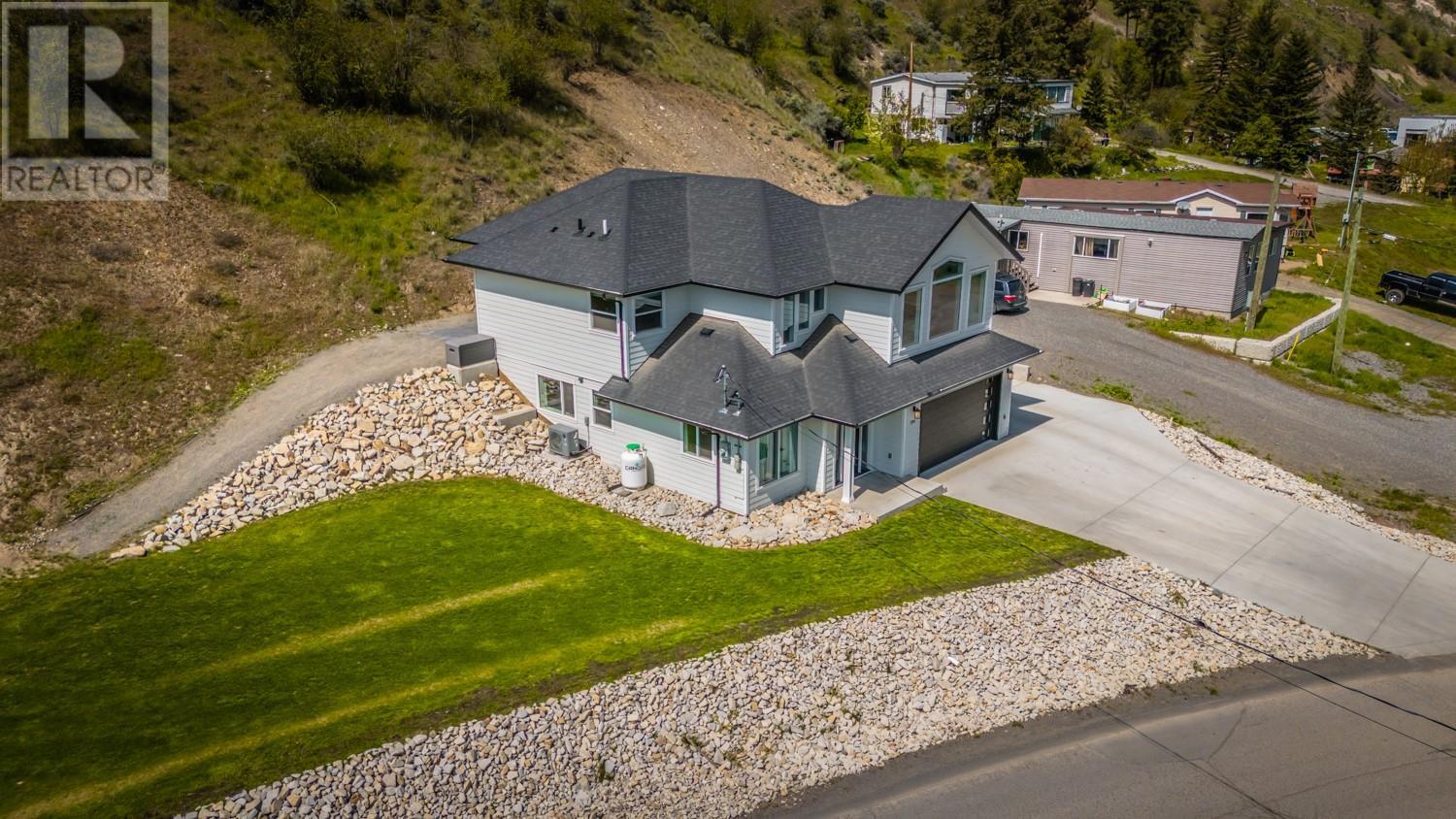 293 Park Dr, Lillooet, BC V0K 1V0