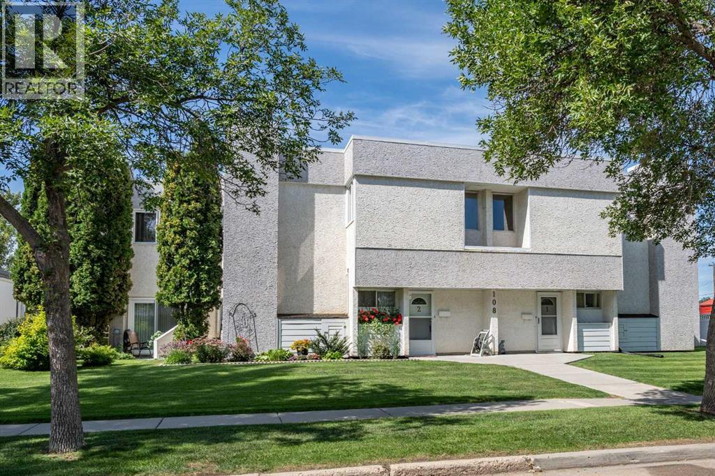 108 Mount Pleasant Drive Unit 2, Camrose, AB T4V 2M7