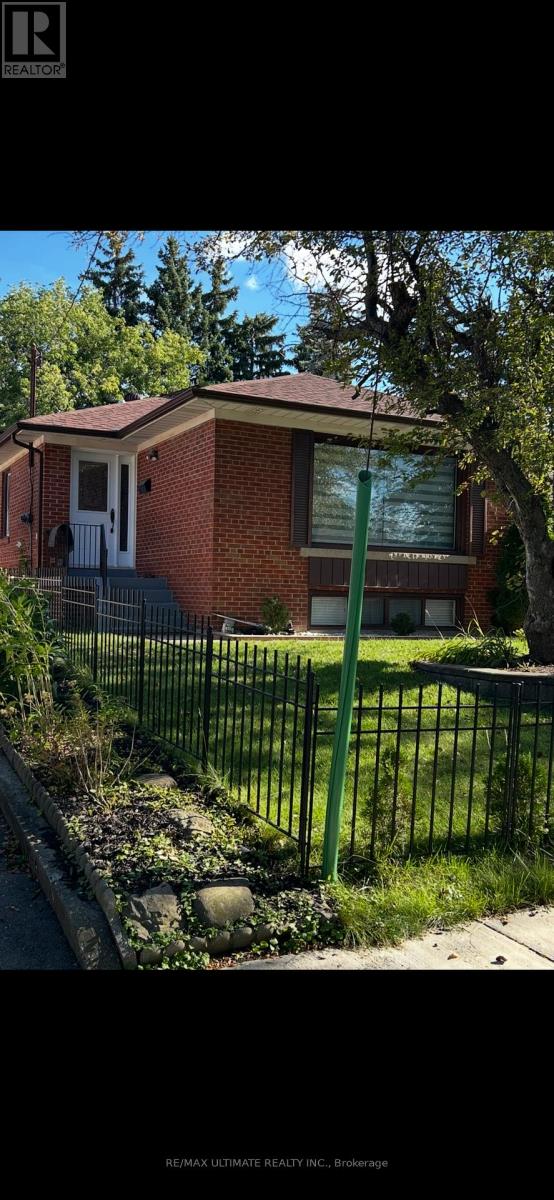 21 Benway Dr, Toronto Rexdale-kipling, ON M9W 1Z2