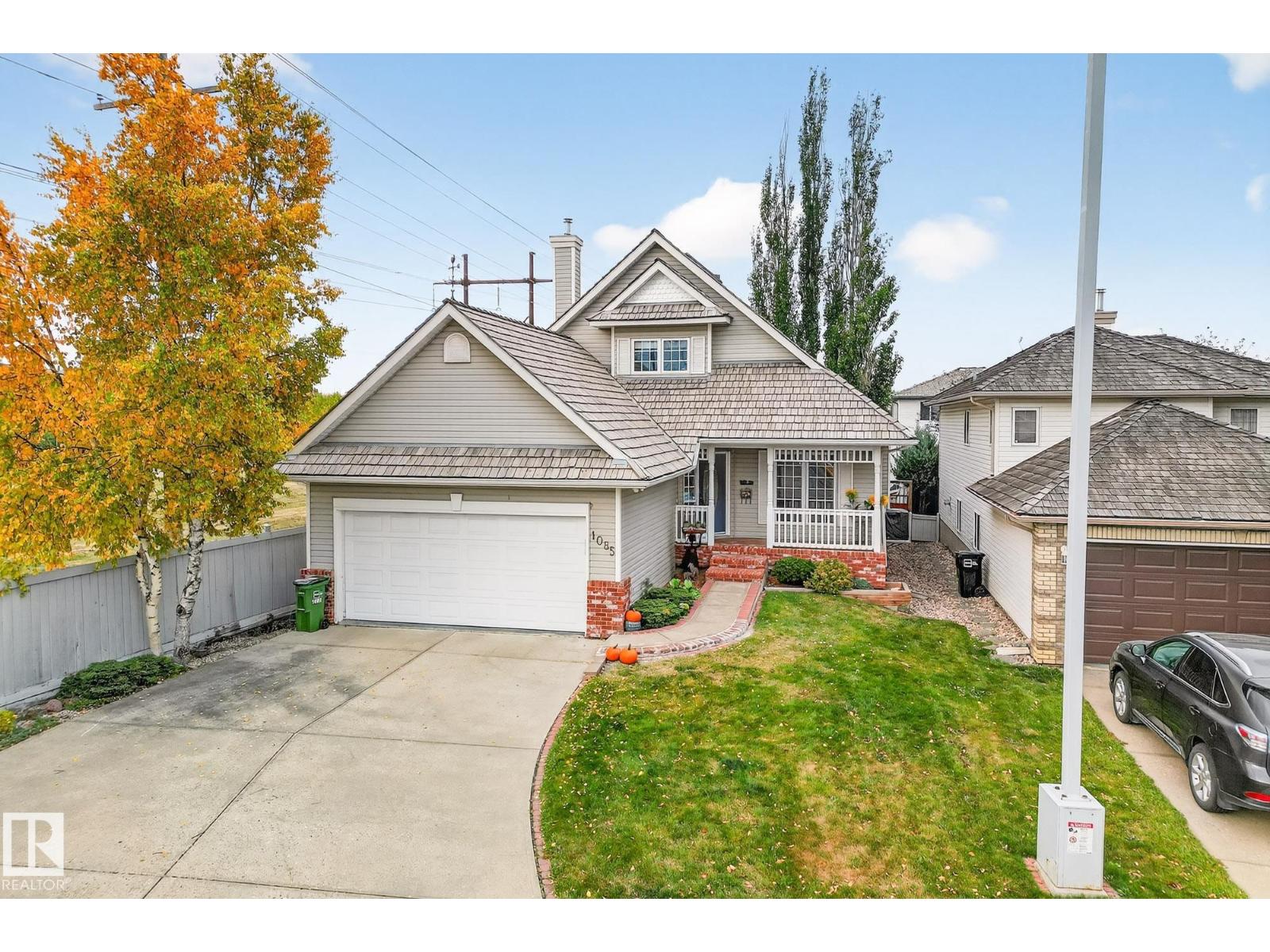 1085 Carter Crest Rd NW, Edmonton, AB T6R 2N2