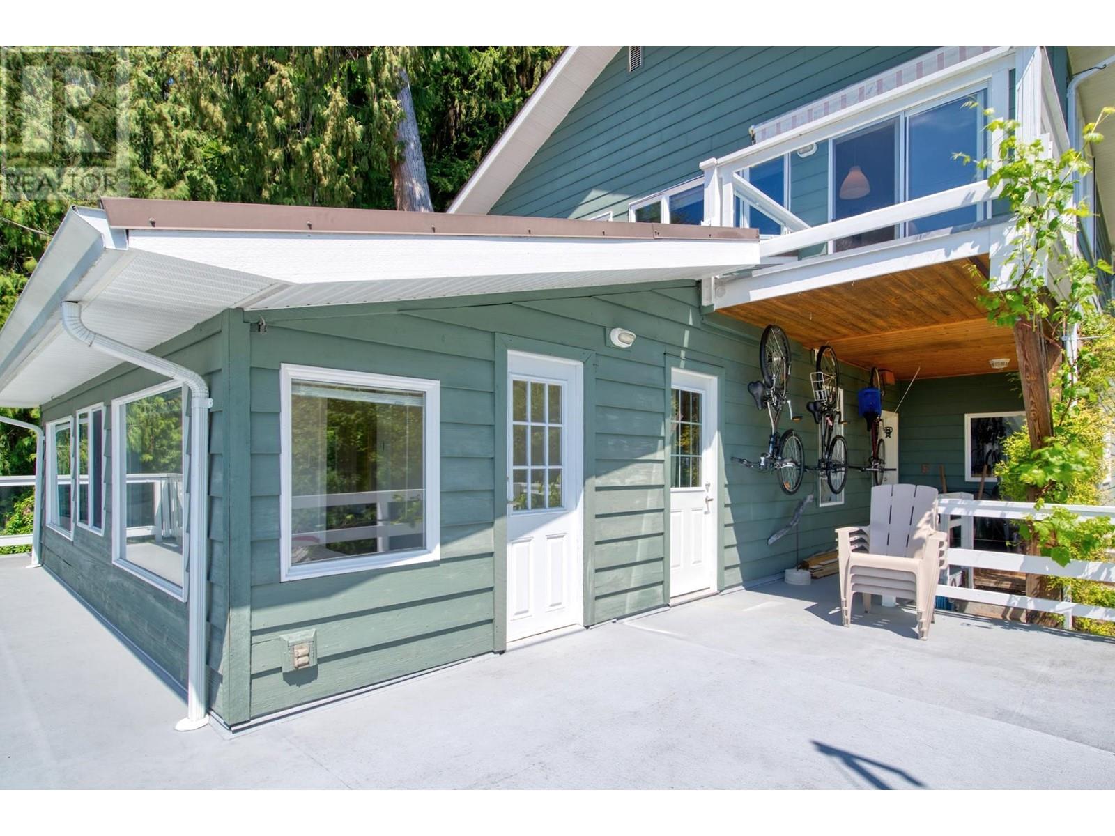 1664 Gower Point Rd, Gibsons, BC V0N 1V5