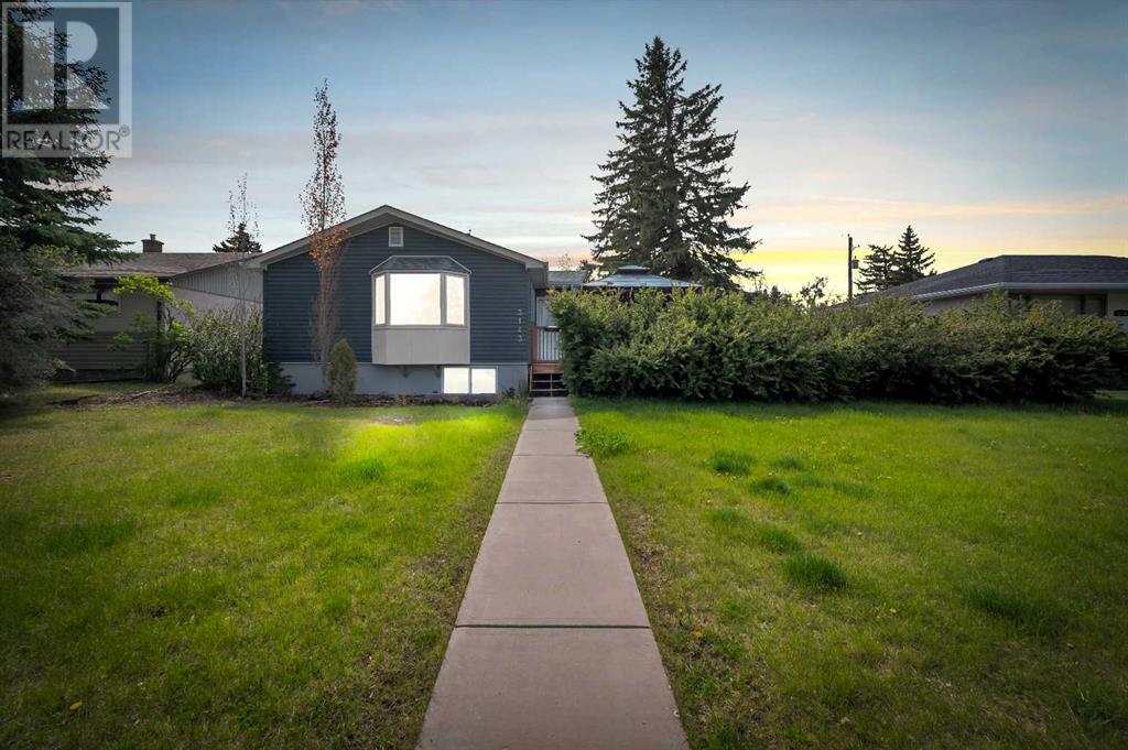 45 Street Sw Unit 3143, Calgary, AB T3E 3T7