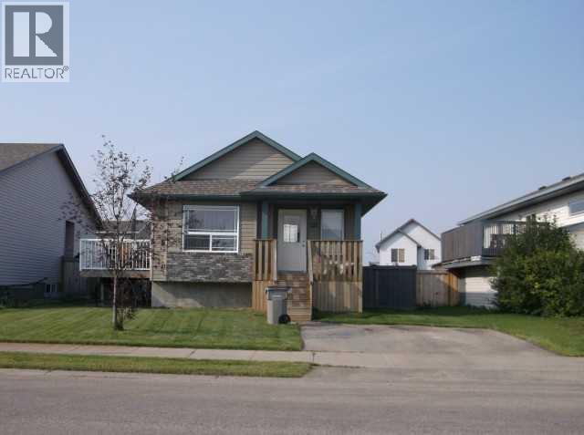 7630 Westpointe Dr, Grande Prairie, AB T8W 2V1