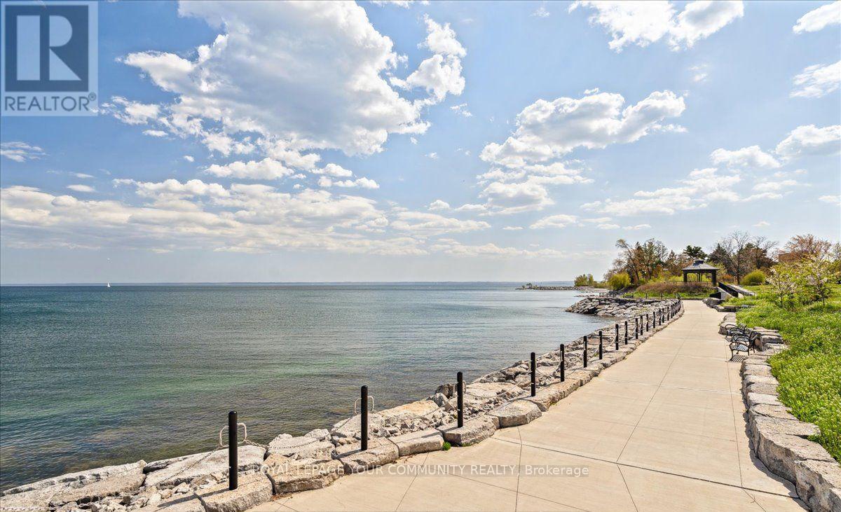 1208 100 Burloak Dr, Burlington, ON L7L 6P6