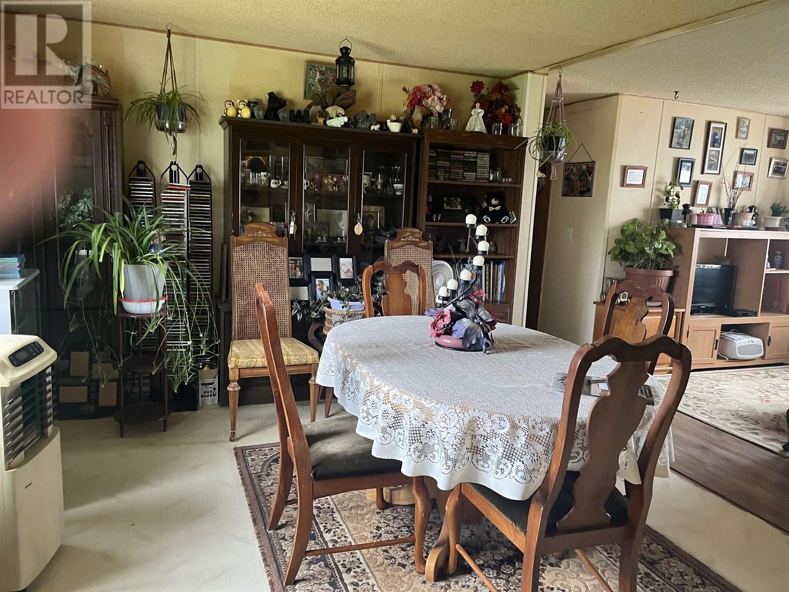 4065 Mckinley Dr, Lac La Hache, BC V0K 1T0