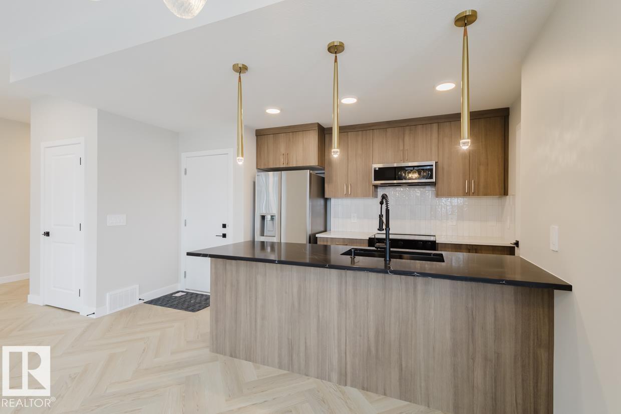 16231 19 Ave Sw #39, Edmonton, AB T6W 5C6