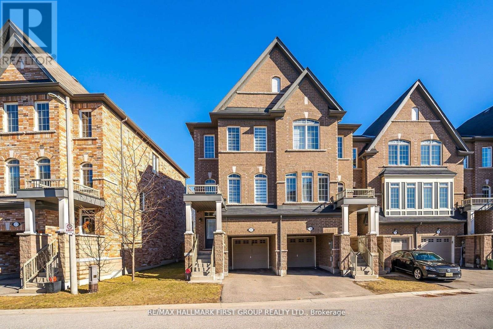 11 Graywardine Ln, Ajax, ON L1T 4V4