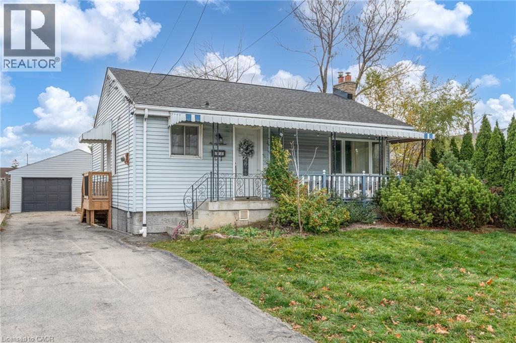 99 E 36th St, Hamilton, ON L8V 3Z2