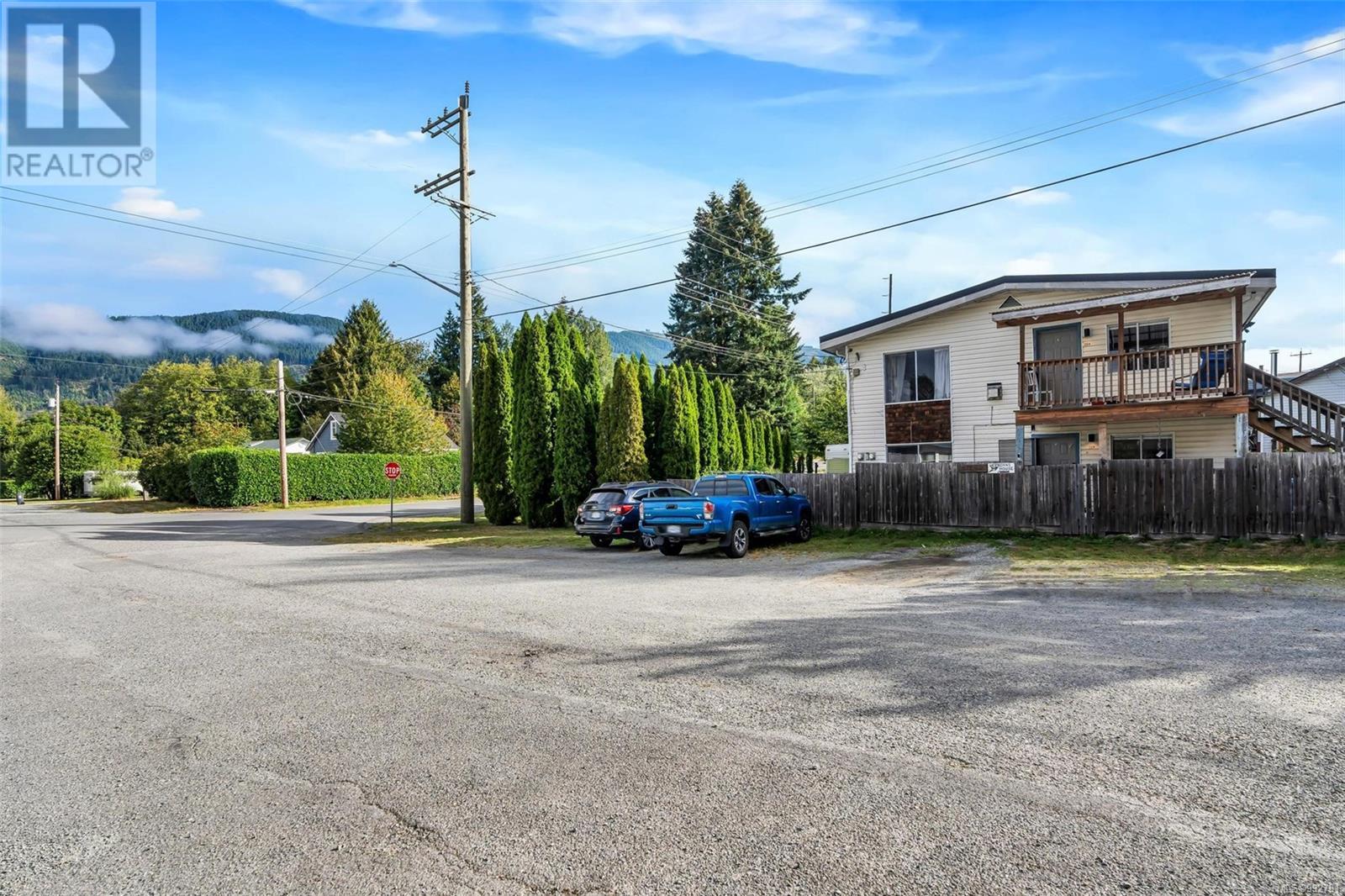 38 Cowichan Ave, Lake Cowichan, BC V0R 2G0