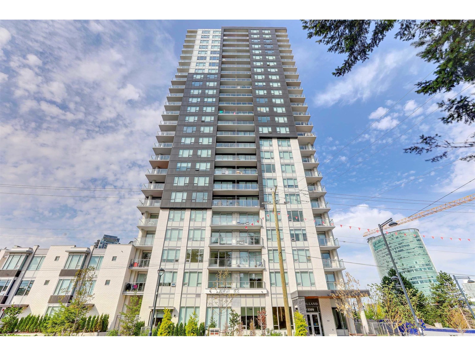 13359 Old Yale Road Unit 2006, Surrey, BC V3T 0S4