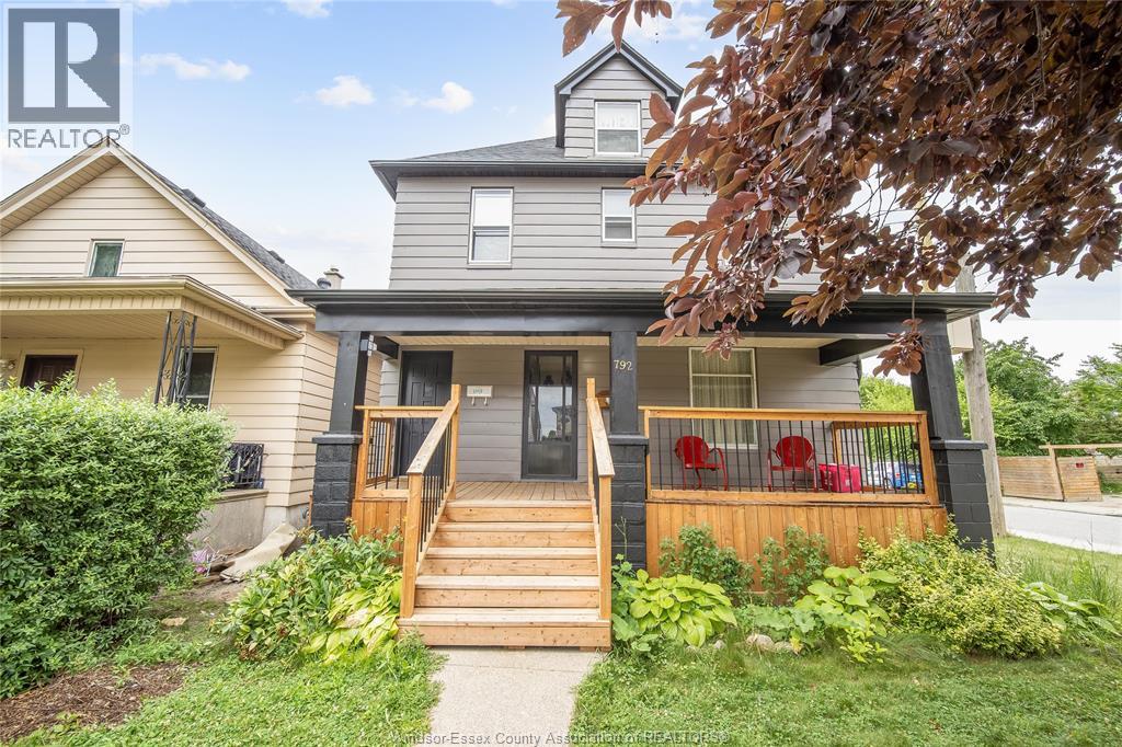 792 Pierre, Windsor, ON N9A 2K5