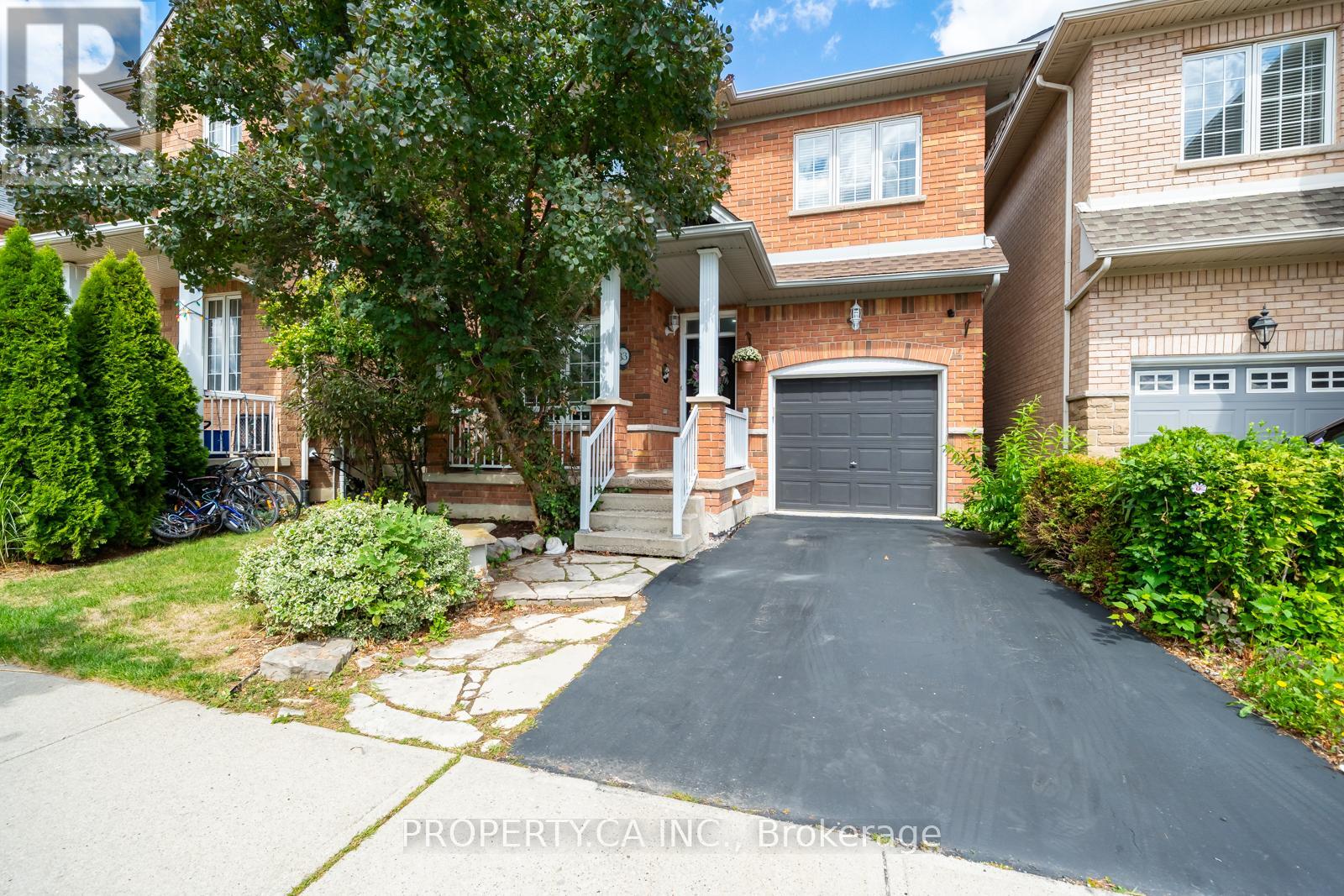 33 Panorama Way, Hamilton, ON L8E 6C6