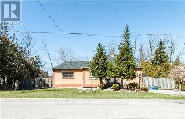 8 Hillside Ave, Vaughan, ON L4K 1X1