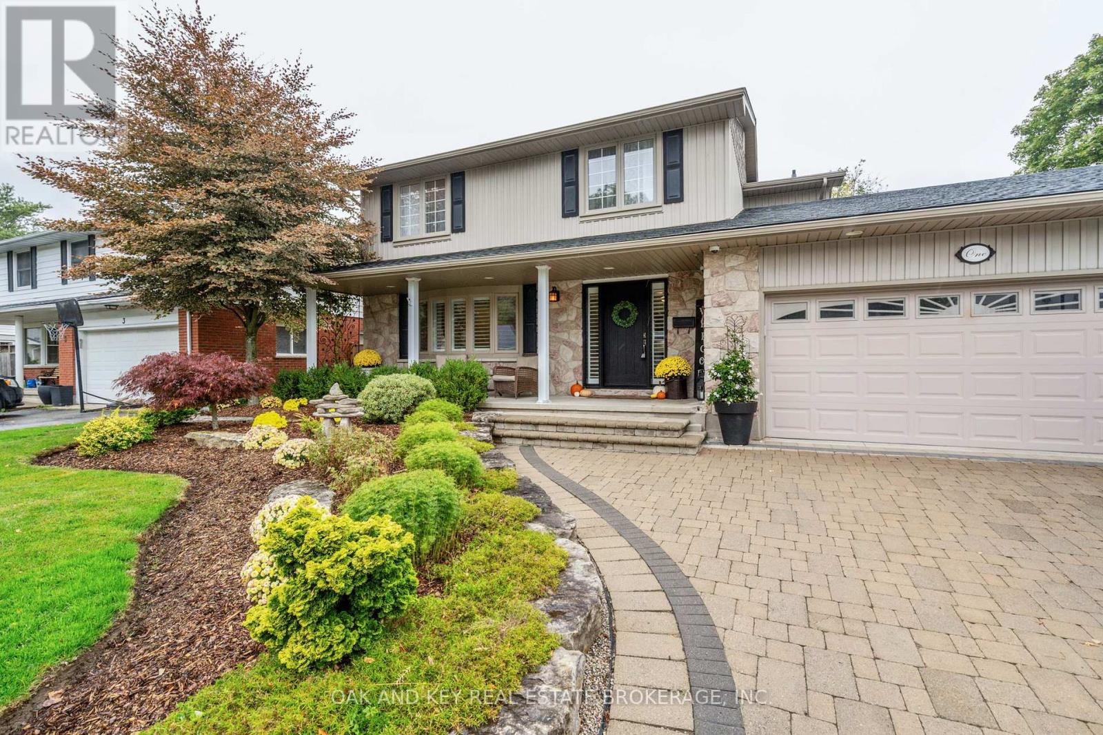 1 Fox Mill Cres, London, ON N6J 2B3