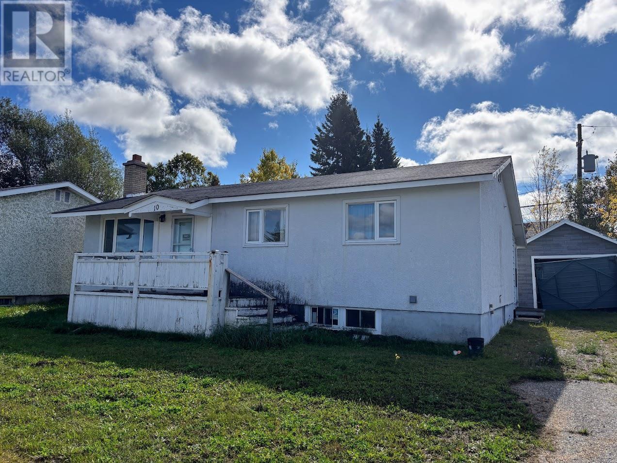 10 Ohsweken Rd, Manitouwadge, ON P0T 2C0