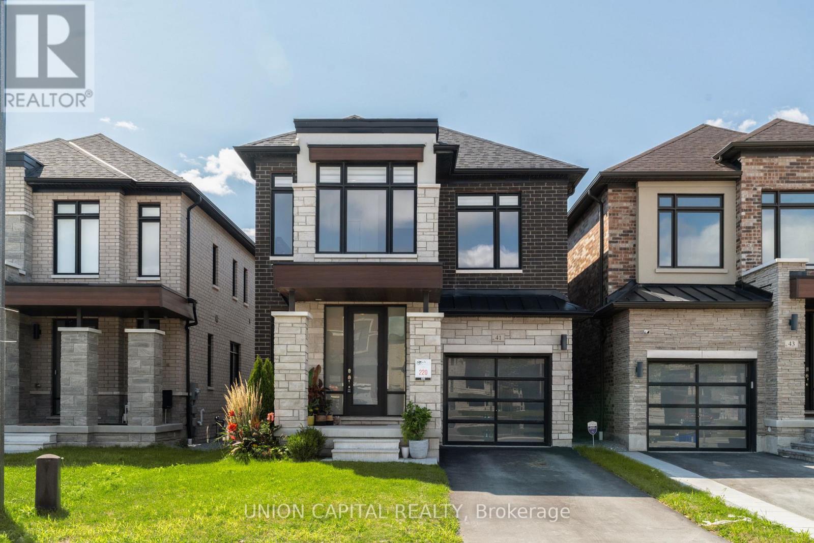 41 Auckland Dr, Whitby, ON L1P 0H4