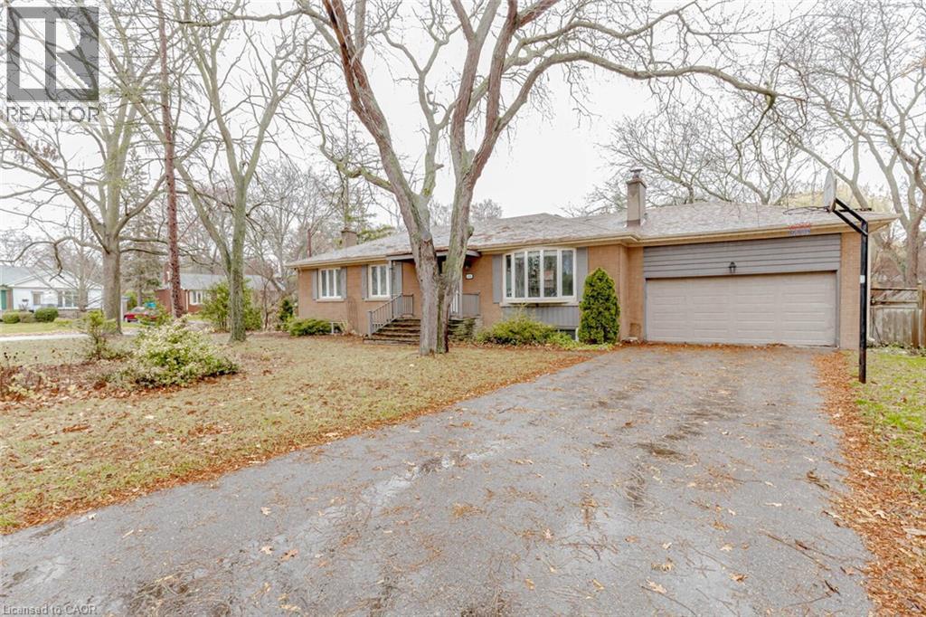 1259 Twin Oaks Dr, Blake, ON L5H 3J7