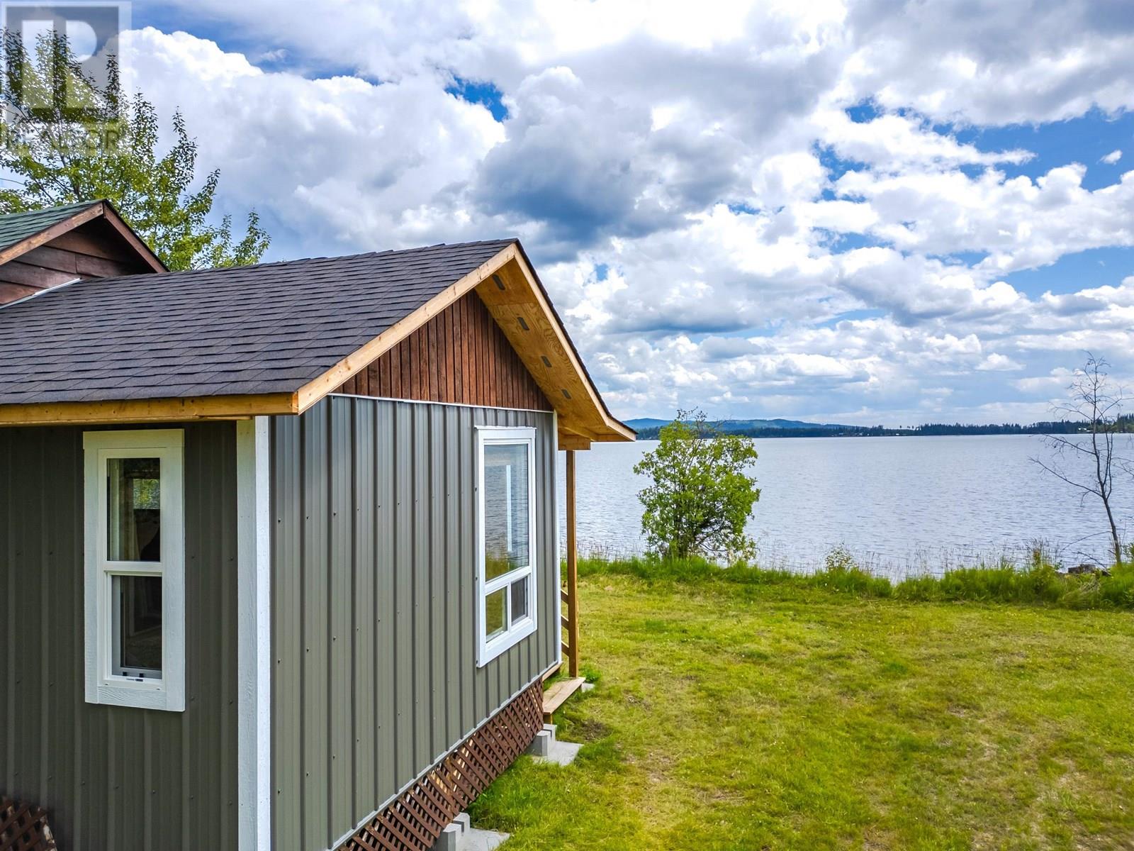 4778 Binnie Rd, Lac La Hache, BC V0K 1T0