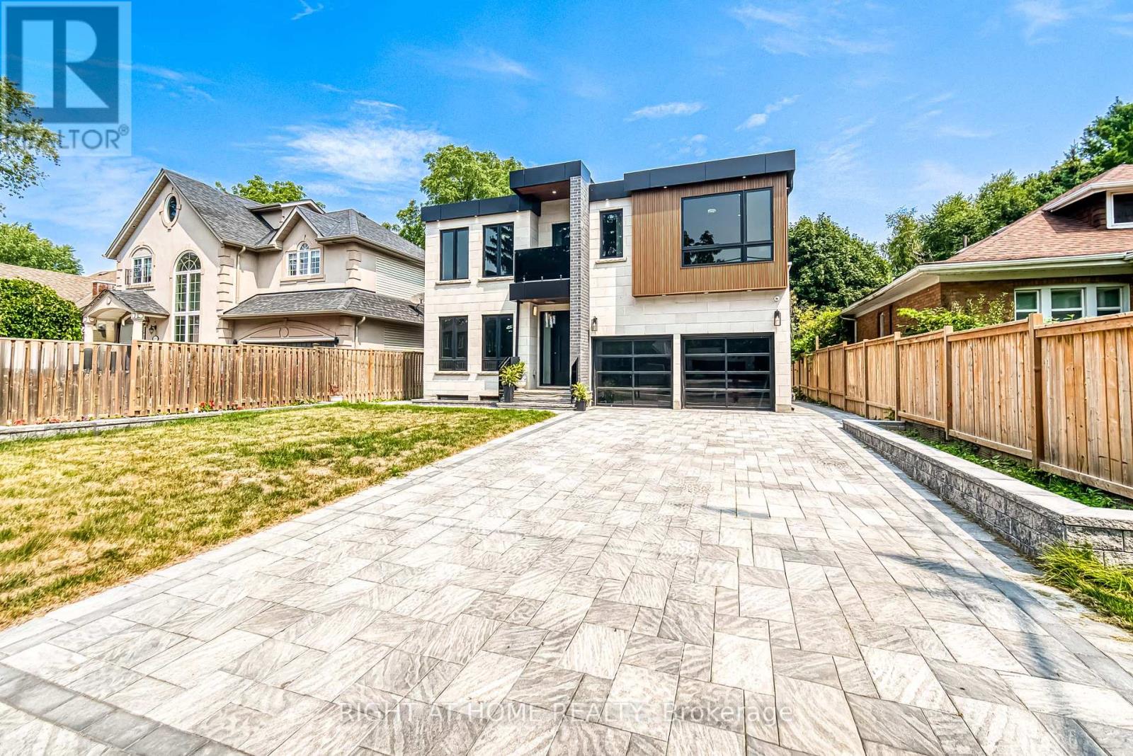 203 Scarboro Cres, Toronto, ON M1M 2J6