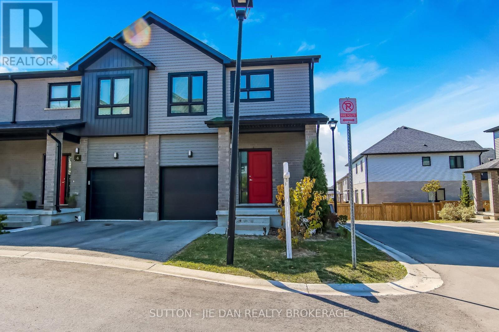 2 819 Kleingburg St, London, ON N5X 3Z1