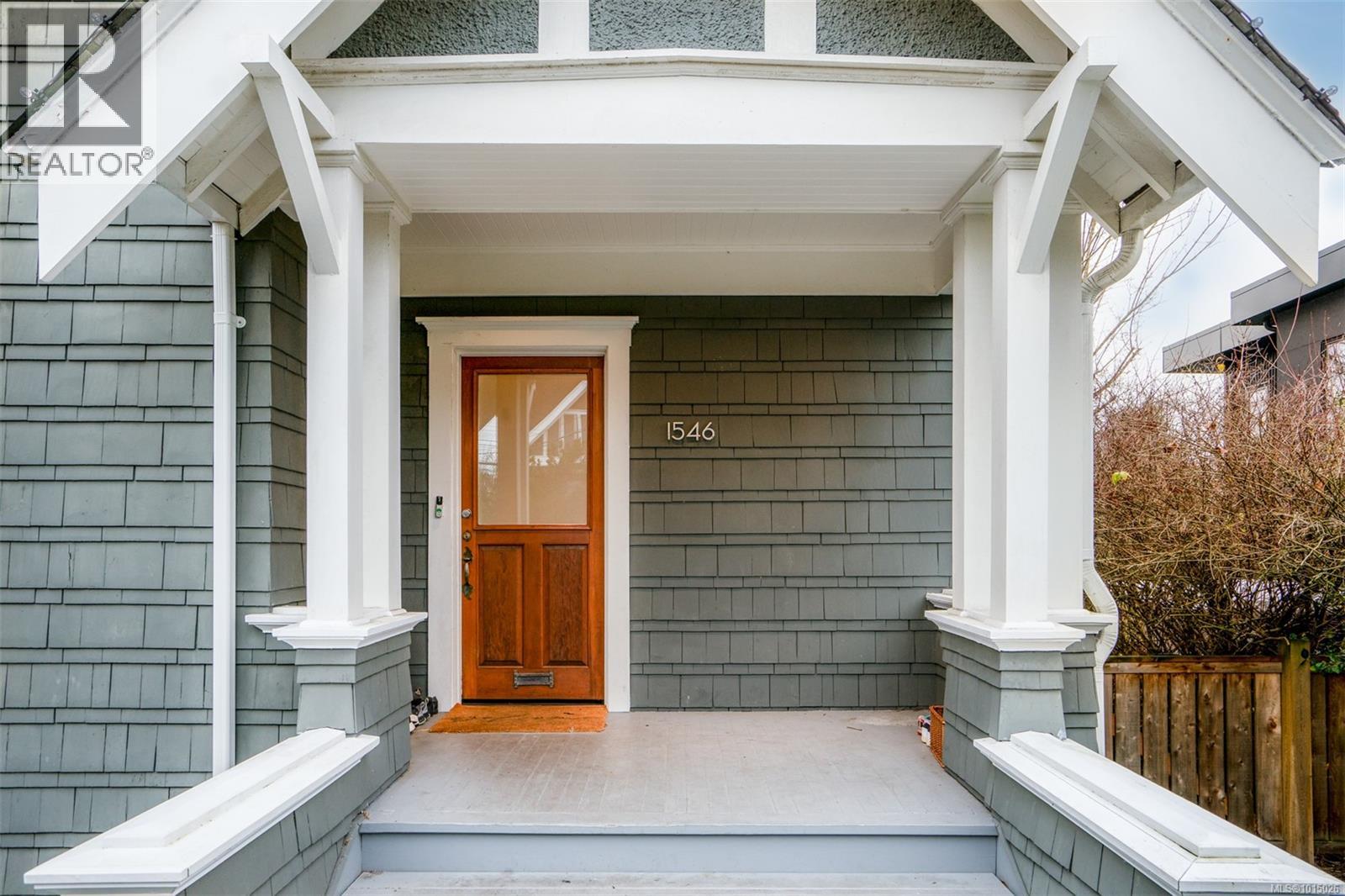 1546 Monterey Ave, Oak Bay, BC V8R 5V4