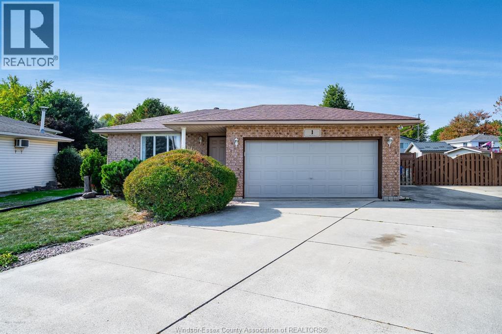 1 Fancy Ct, Chatham-Kent, ON N0P 2L0