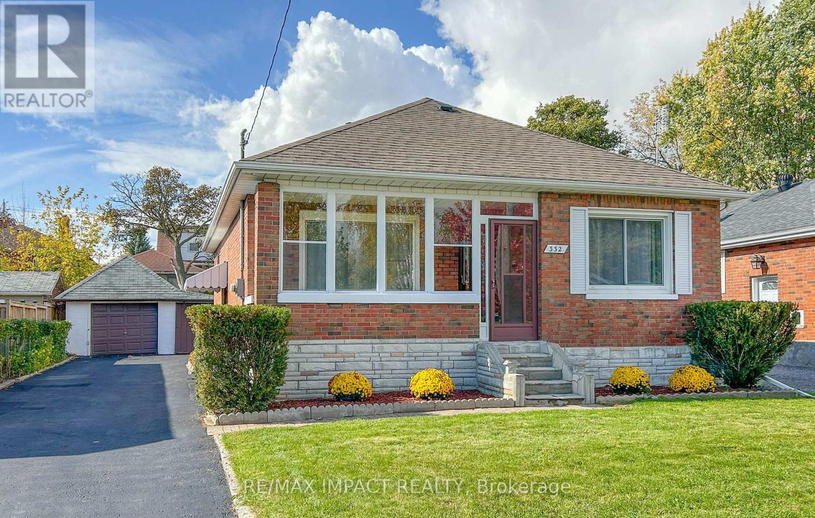 332 Lasalle Ave, Oshawa, ON L1H 5Y6