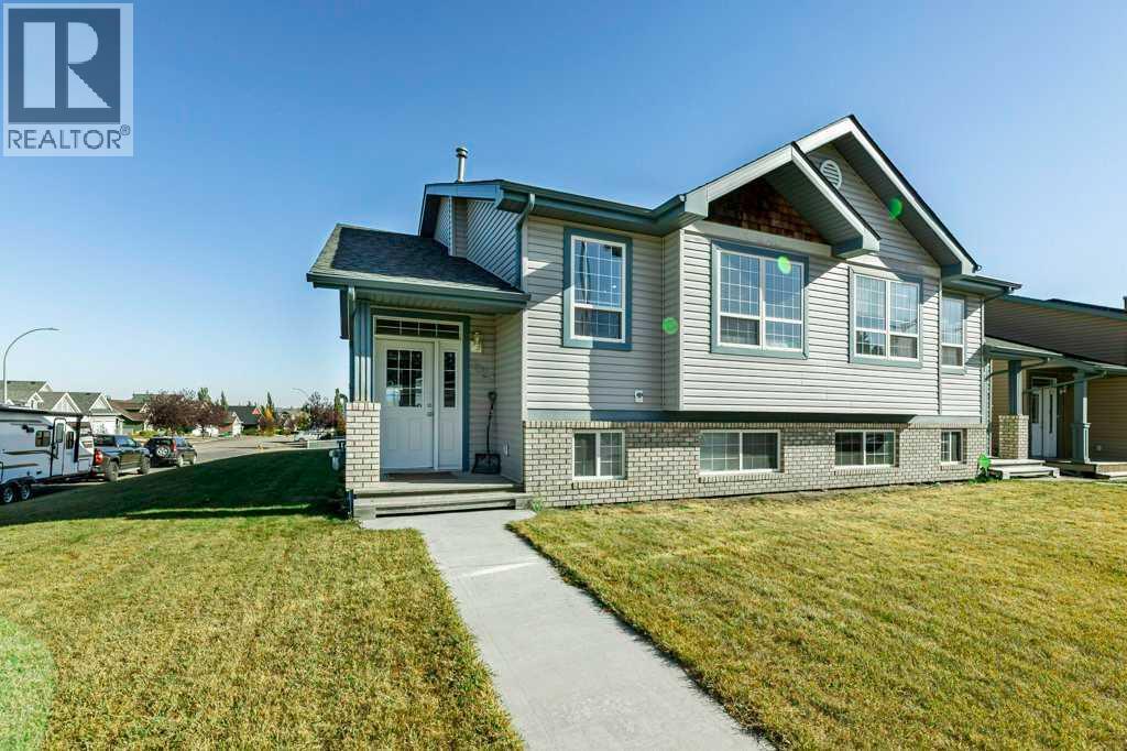 7023 Deer St, Lacombe, AB T4L 1Y9
