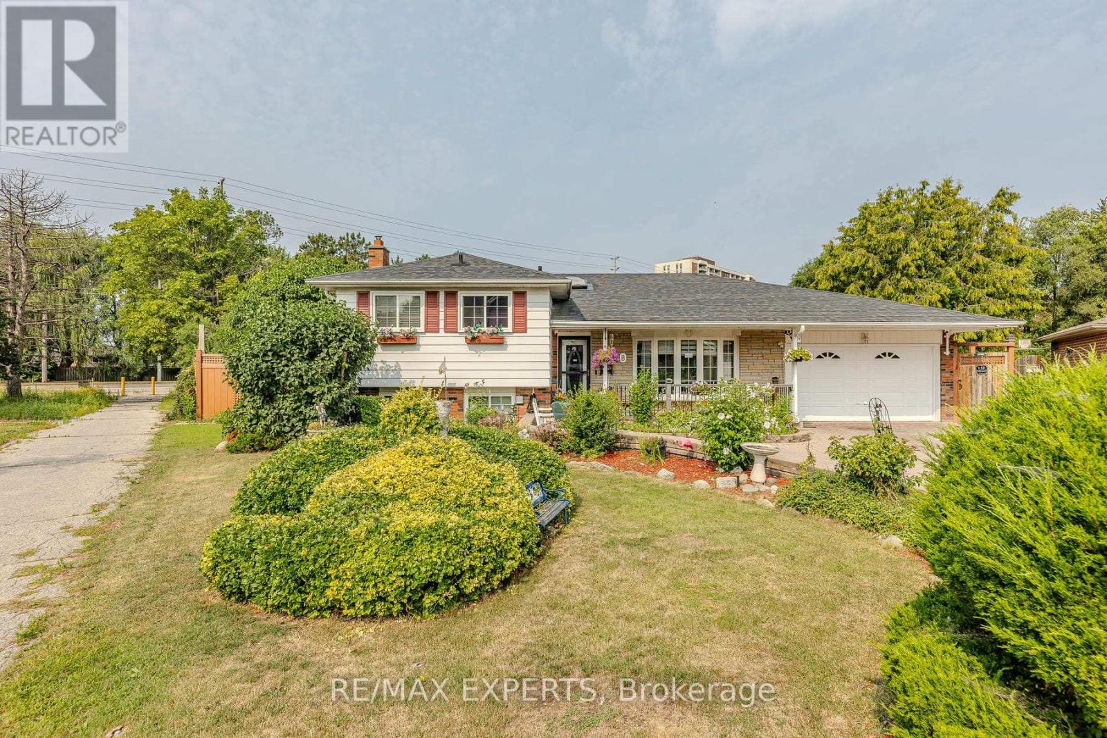 8 Easton Pl, Brampton, ON L6T 2A7