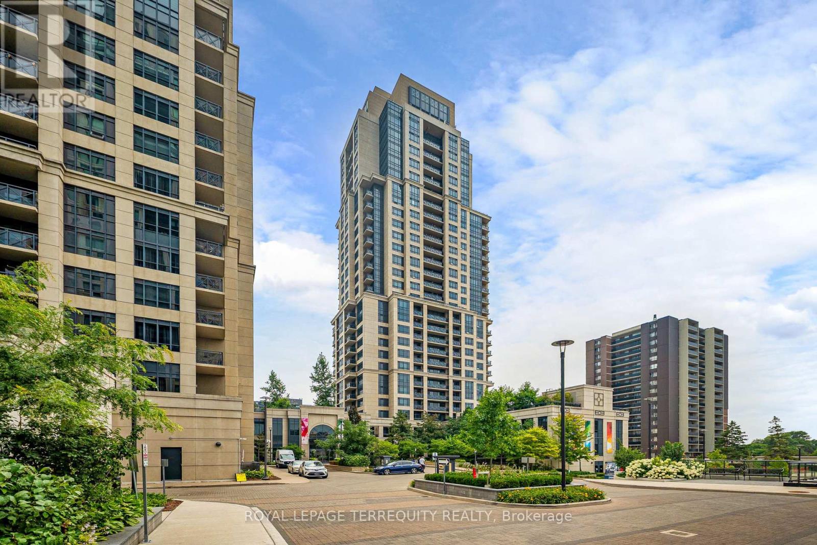 529 2 Eva Rd, Toronto, ON M9C 0A9